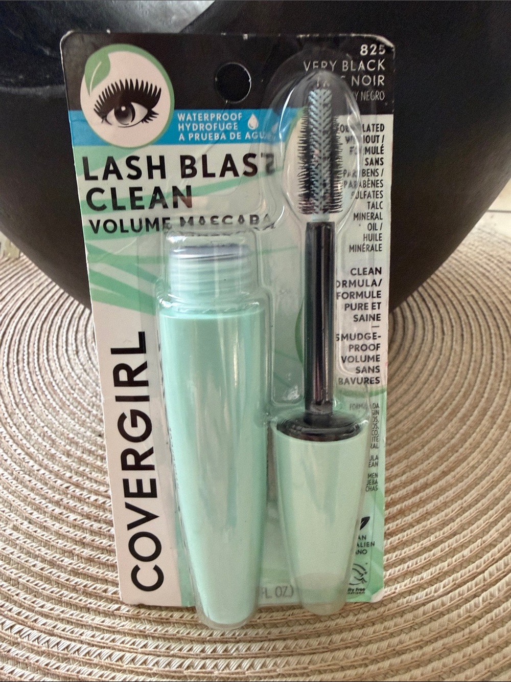 COVERGIRL Lash Blast Clean Volume Mascara - Very Black 825 Waterproof .44oz. New